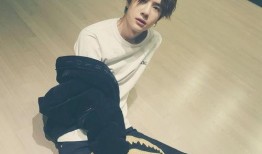 圈内八卦爆料王一博恋情,神秘女友身份引网友热议